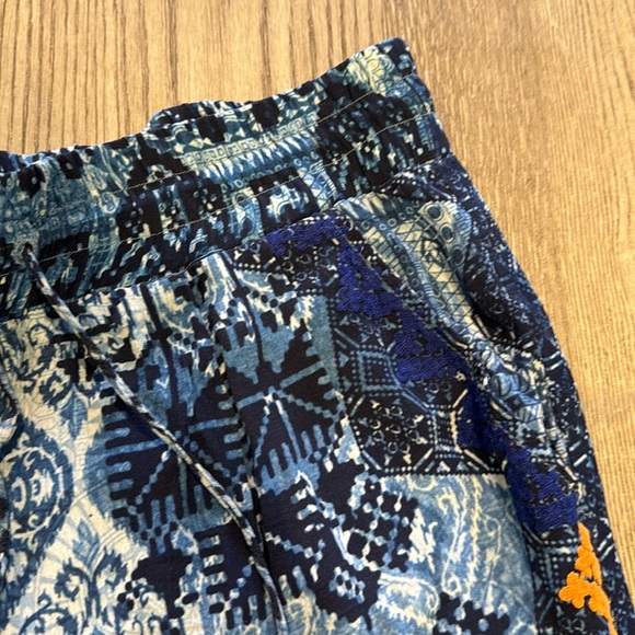 Hermant & Nandita pants - Picture 3 of 4